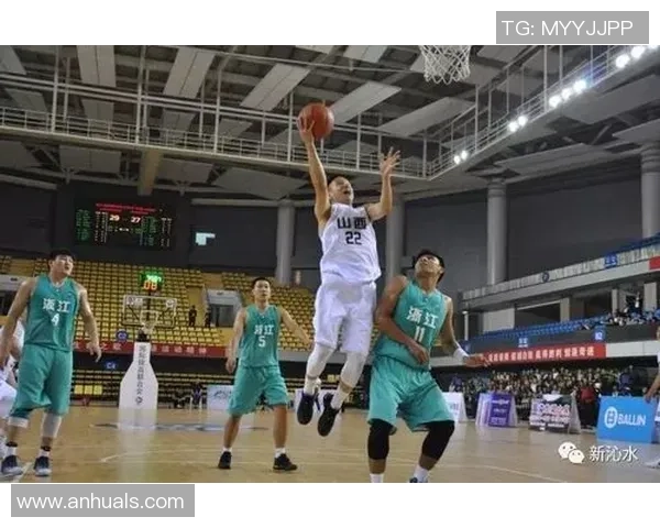 武汉篮球队与杭州篮球队赛后复盘分析力量对决的精彩瞬间与战术博弈 武汉篮球队与杭州篮球队赛后复盘分析力量对决的精彩瞬间与战术博弈