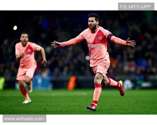 西班牙足球明星盛装出席活动现场精彩瞬间回顾