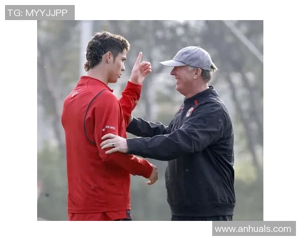 足球明星齐聚慰问C罗展现友谊与团结精神传递温暖力量